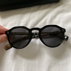Perfect Condition Black Burberry Sunglasses